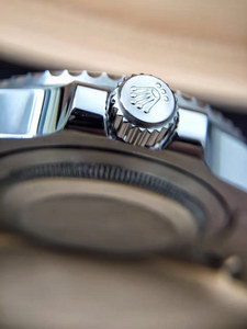 R*l*x watches-001