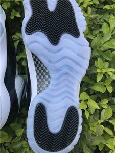 Air Jordan 11 Low “Easter”