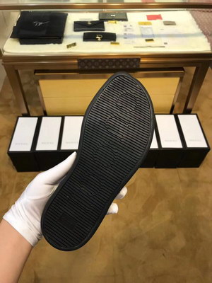 G*u*i slippers(aaa)-275