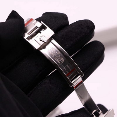 R*l*x watches-105