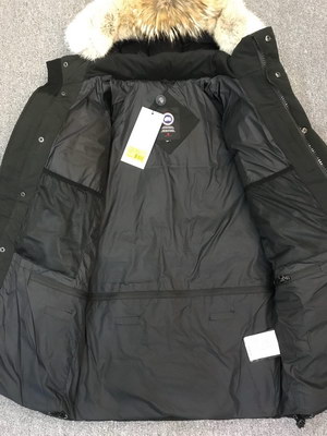 Can*a Go*e coat-102