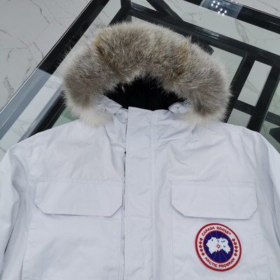 Can*a Go*e coat-107