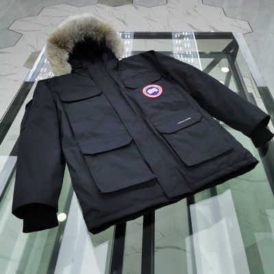Can*a Go*e coat-105