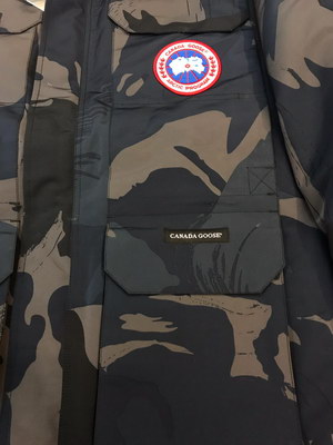 Can*a Go*e coat-115