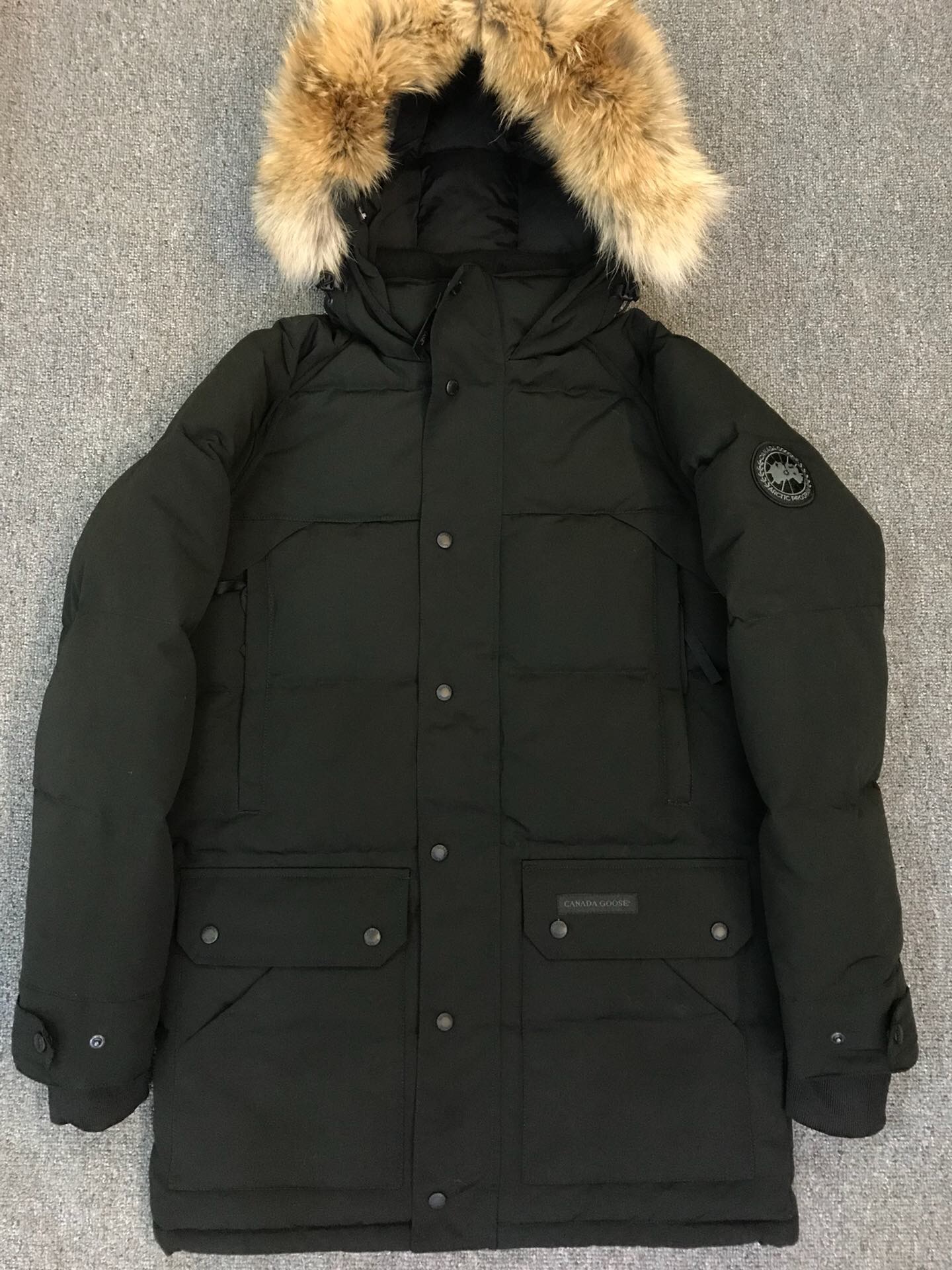 Can*a Go*e coat-103