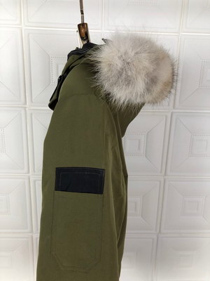 Can*a Go*e coat-114