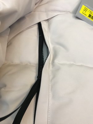 Can*a Go*e coat-100