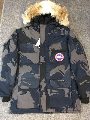 Can*a Go*e coat-115