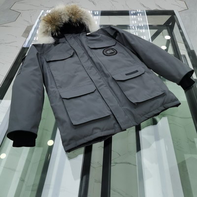 Can*a Go*e coat-106