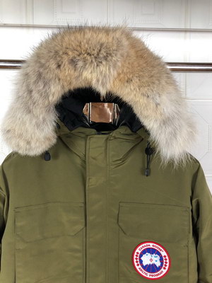 Can*a Go*e coat-114