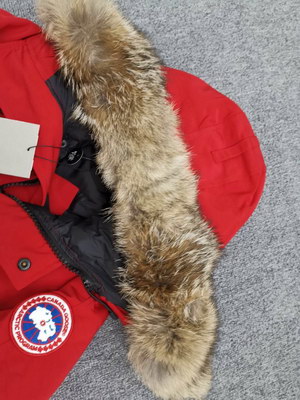 Can*a Go*e coat-01-124