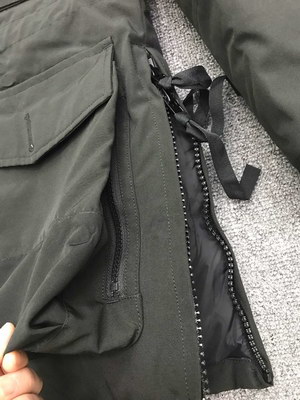 Can*a Go*e coat-144