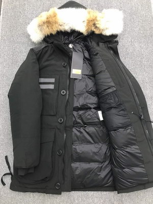 Can*a Go*e coat-143