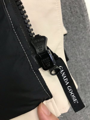 Can*a Go*e coat-155