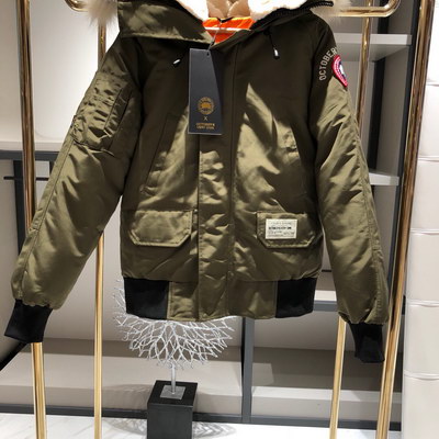 Can*a Go*e coat-161
