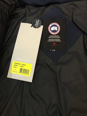 Can*a Go*e coat-152
