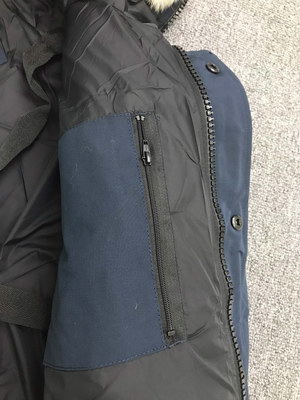 Can*a Go*e coat-157