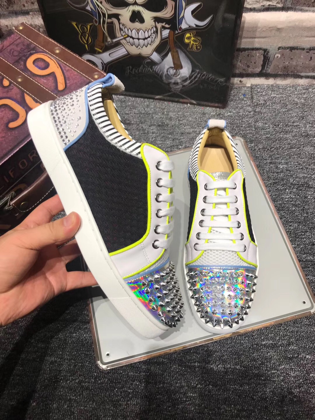 CL Men Shoes-512