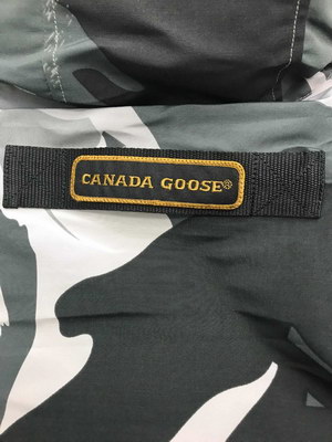 Can*a Go*e coat-13-167