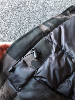 Can*a Go*e coat-13-166