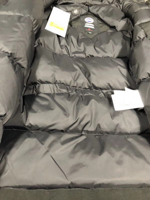 Can*a Go*e coat-13-164