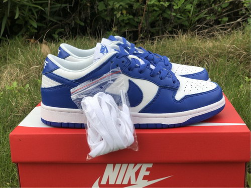Nike Dunk Low “Kentucky”