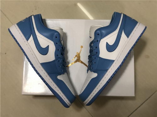 Air Jordan 1 Low UNC