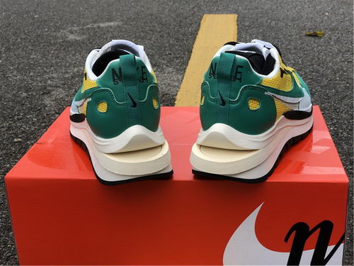 Sacai x Nike Pegasus Vaporfly-001