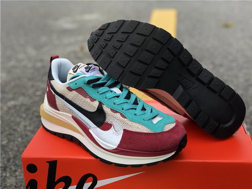 Sacai x Nike Pegasus Vaporfly-002