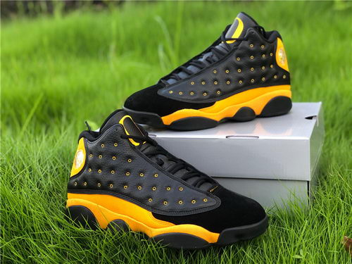 Air Jordan 13 “Oregon Ducks Yellow”