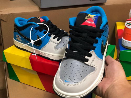 Instant Skateboard x Nike SB Dunk Low