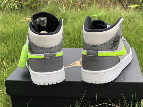 Air Jordan 1 Mid-045