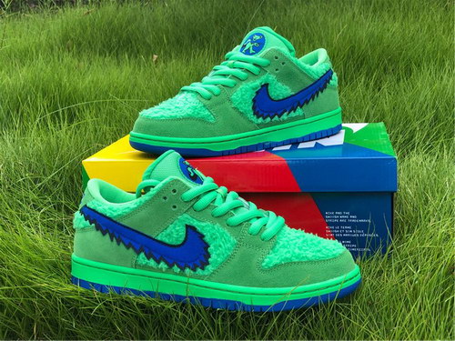 Grateful Dead x Nike SB Dunk Low-001