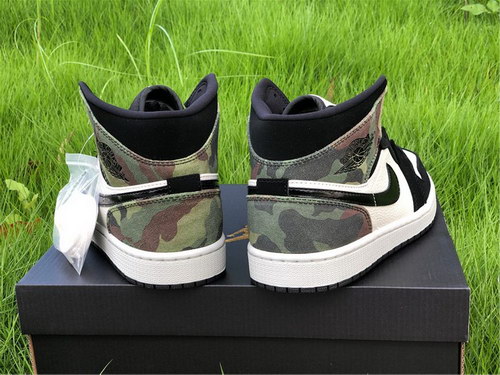 Air Jordan 1 MID Camo