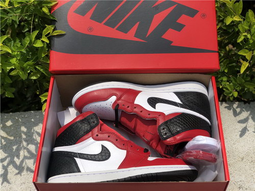 Air Jordan 1 High OG WMNS Satin Snake