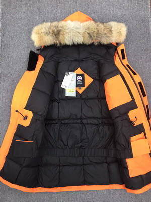 Can*a Go*e coat-181