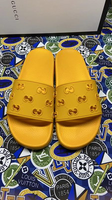 G*u*i slippers(aaa)-404