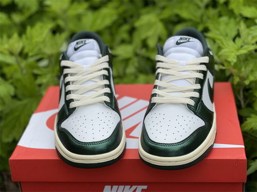 Nike Dunk Low “Vintage Green”