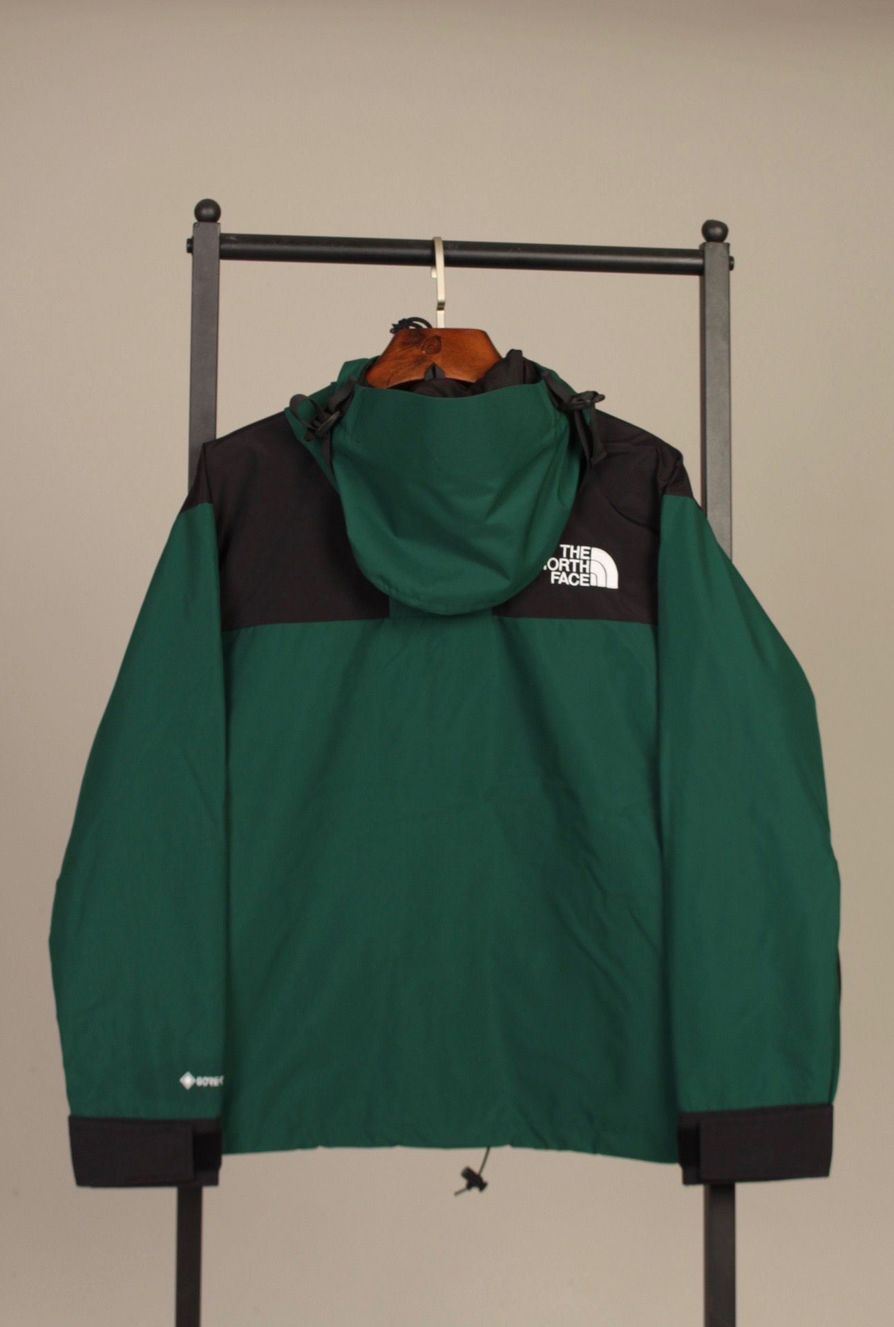 the n0*h F**e coat-021