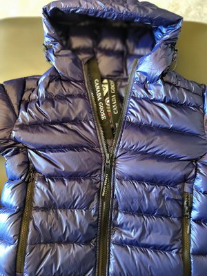 Can*a Go*e coat-185