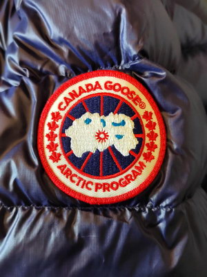 Can*a Go*e coat-185