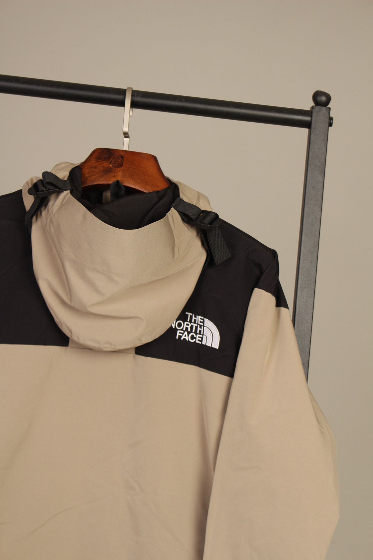 the n0*h F**e coat-022