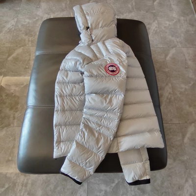Can*a Go*e coat-186