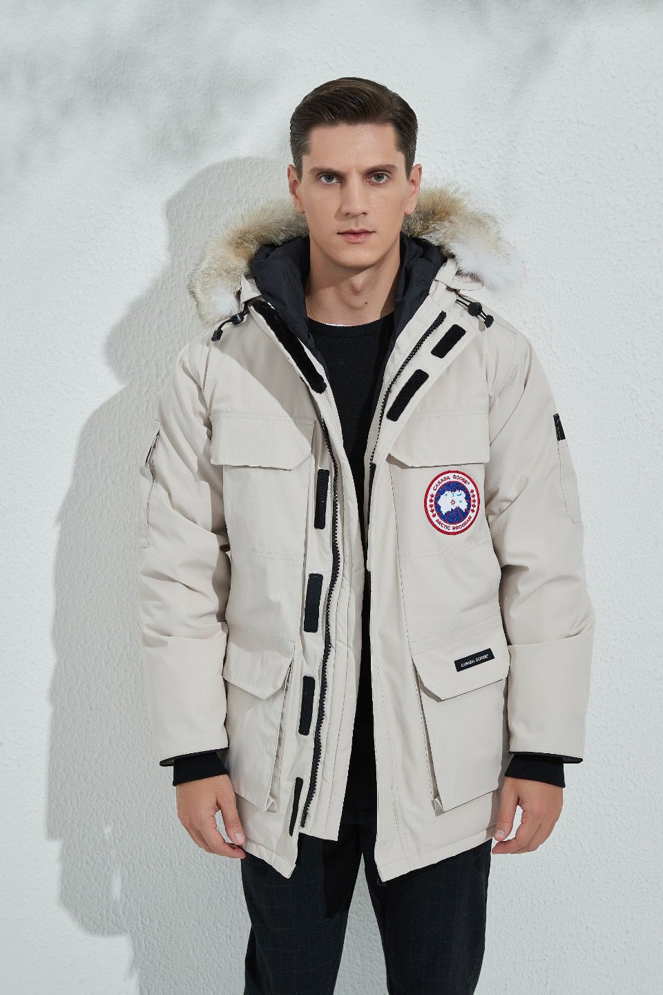 Can*a Go*e coat-203
