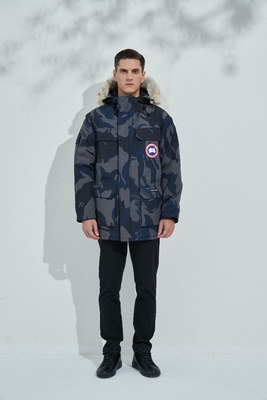 Can*a Go*e coat-194