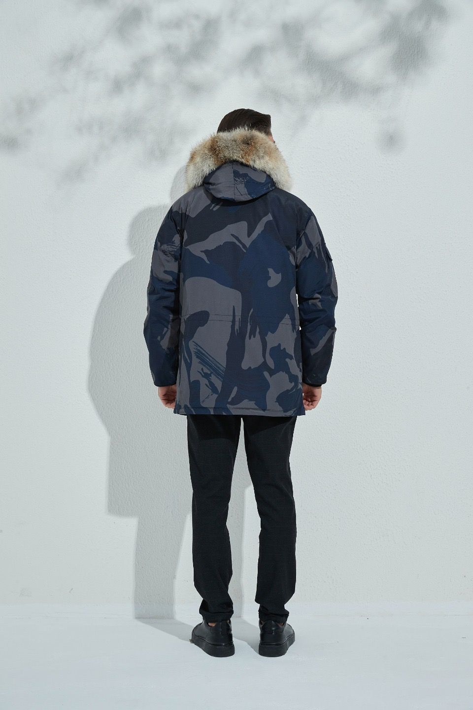 Can*a Go*e coat-194