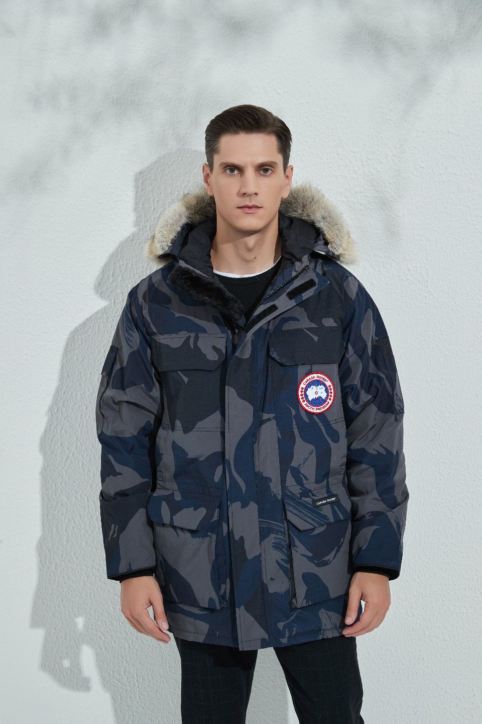 Can*a Go*e coat-194