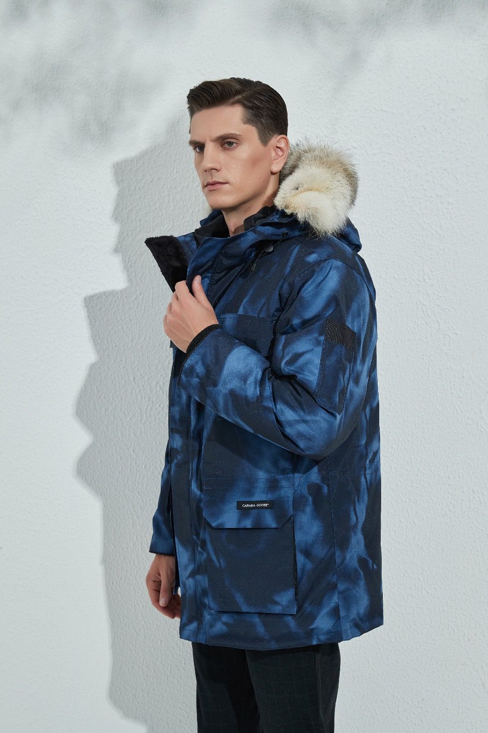 Can*a Go*e coat-202