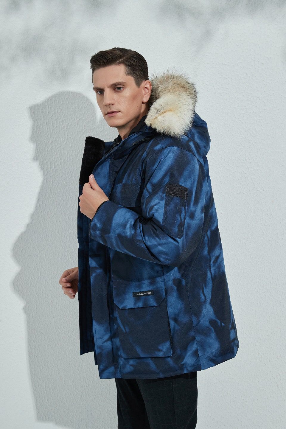 Can*a Go*e coat-202