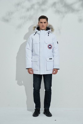 Can*a Go*e coat-196